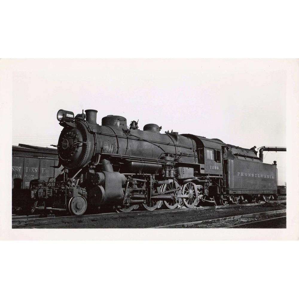PRR Pennsylvania Railroad 2-8-0 #7209 Steam Locomotive Photo Chicago IL 1947